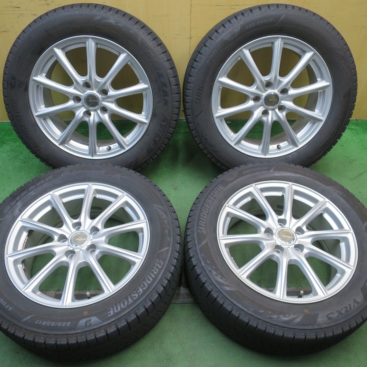 バリ溝 22年 キレイ 9.5分 スタッドレス 225 55R17 ブリヂストン ブリザック VRX3 ECO FORME エコフォルム 17インチ PCD114.3 5H 5093003NJス