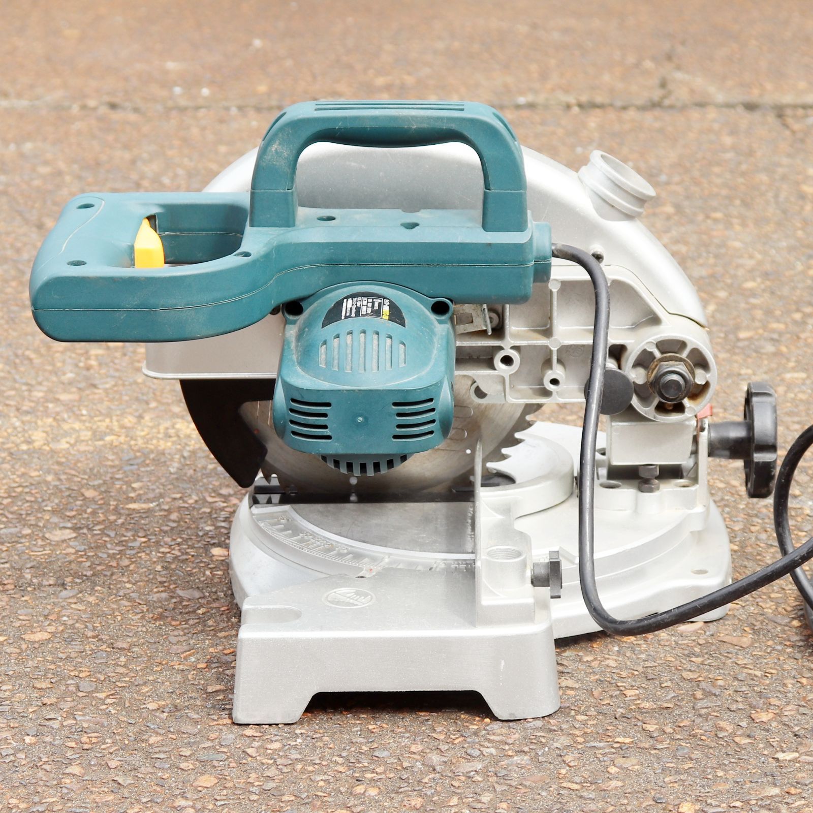  新潟発 新興 チップソー切断機 MTC 190 卓上丸のこ 電動 工具 100 V 木工用 鉄工 切断 木材 加工 建築 解体 DIY SHINKO マルノコ 切断工具 切断機