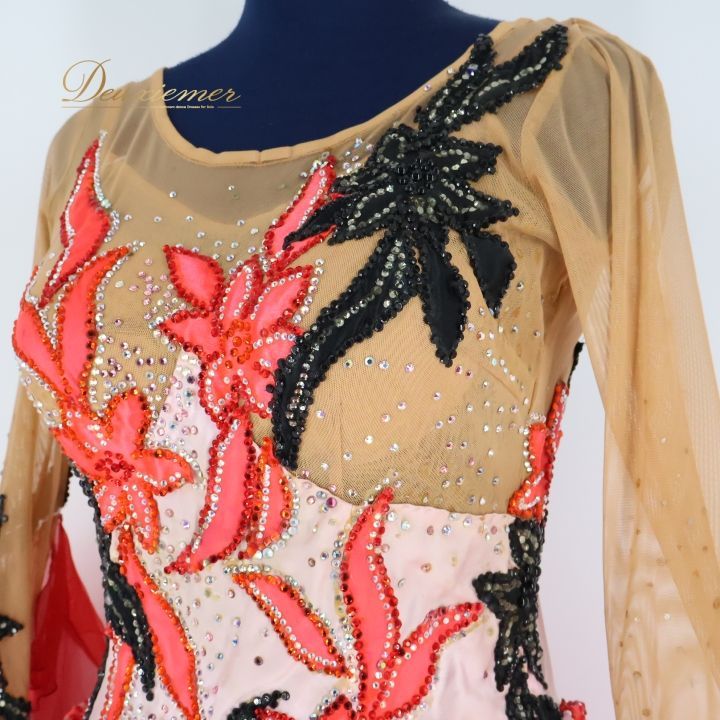 舞台衣装 美しい