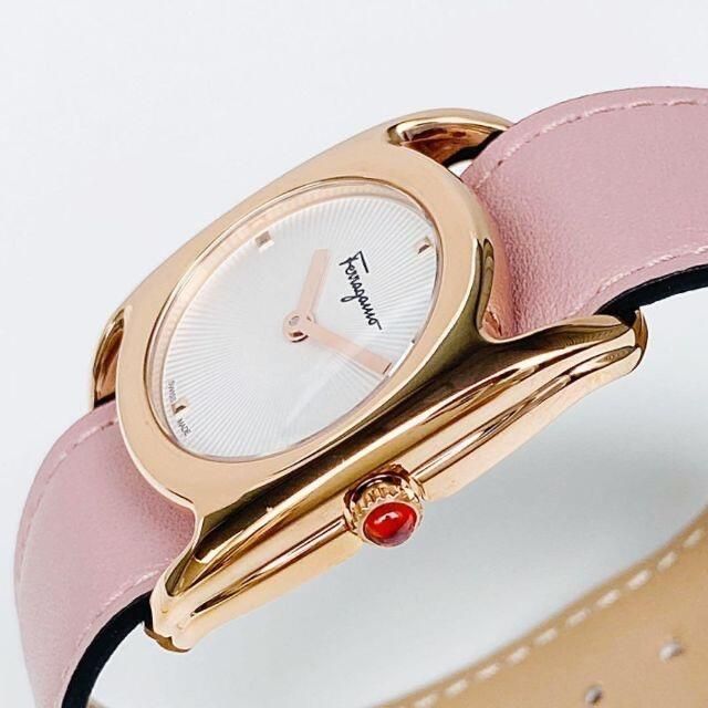 新品フェラガモレディース腕時計スイス製革レザーピンクかわいい可愛いシンプル逆輸入