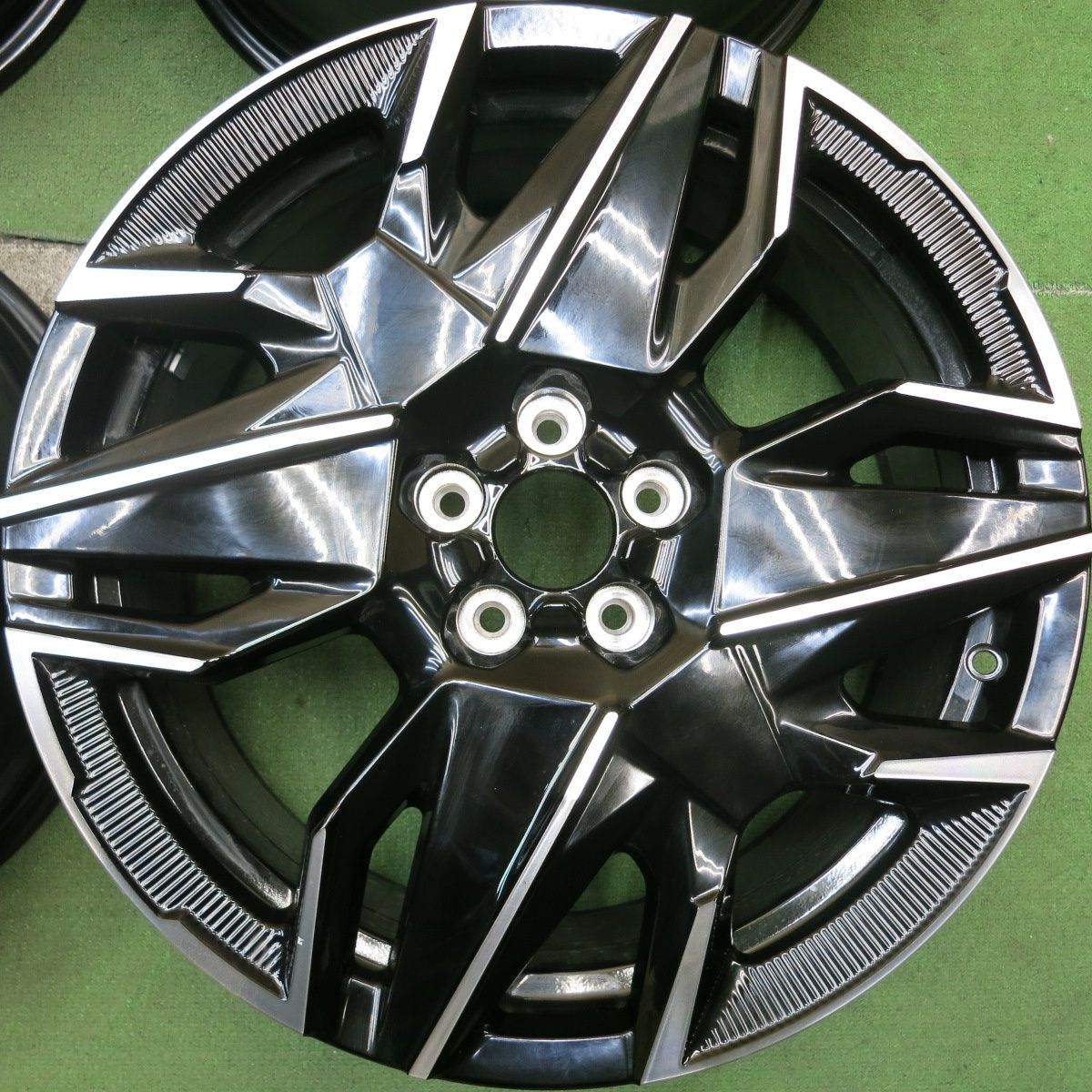 新車外し プジョー 3008 純正 ホイール 19インチ 7.5J×19 PCD108 5H 5092506HAホ WWW_OLIVIERBERNSTEIN_COM