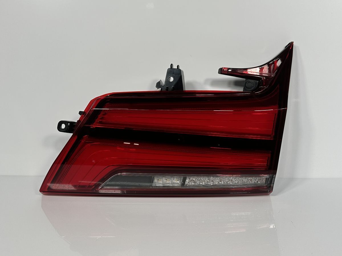 低走行 アルファード AGH30W 後期 純正 右フィニッシャーランプ テール 内側 シーケンシャル LED 81581-58320 58-81 I 管理28344