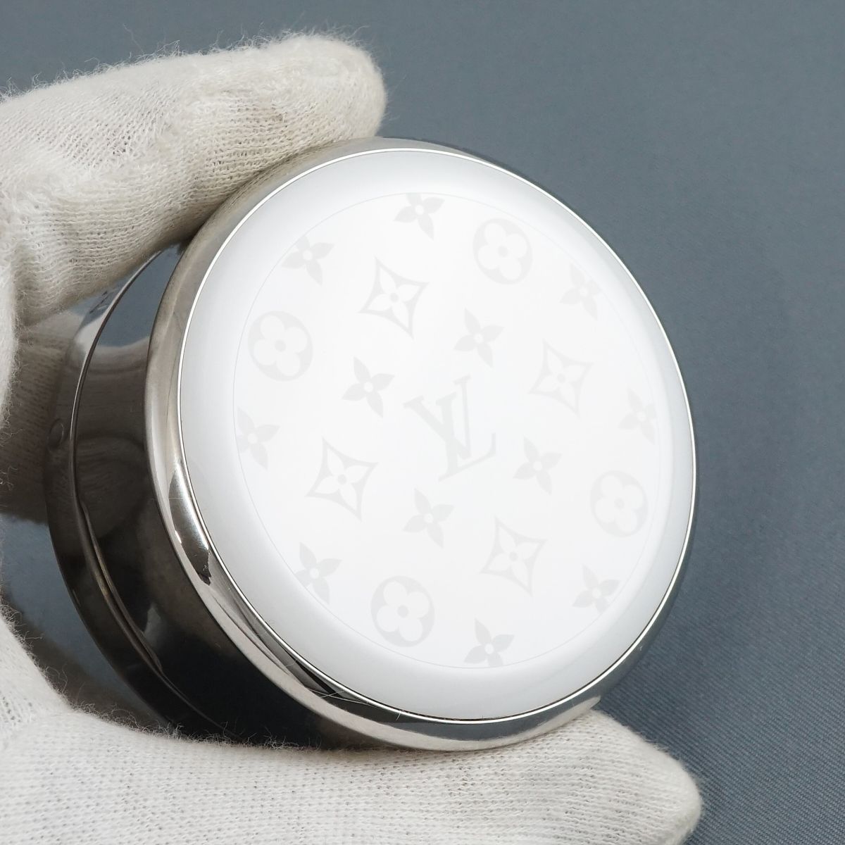 LOUISVUITTON ルイヴィトン ワイヤレスイヤホン モノグラム 白 LOUIS VUITTON ルイ ヴィトン ホライゾン 完全ワイヤレス