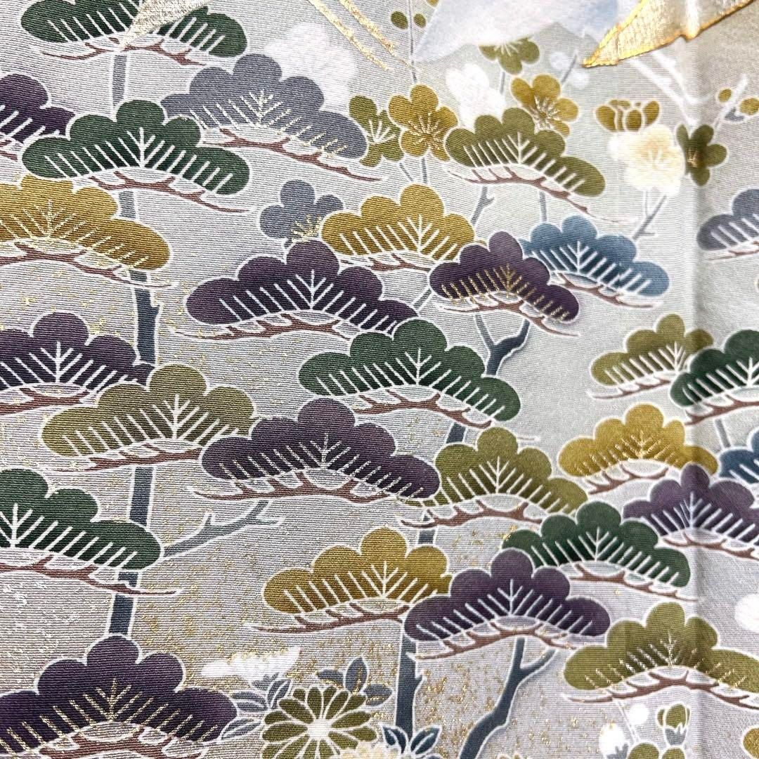 未着用　色留袖　五つ紋　金駒刺繍　金彩　鶴　松竹梅　波　芝草　着物　043a d 未着用 色留袖 五つ紋 金駒刺繍 金彩 鶴 松竹梅 波 芝草 着物