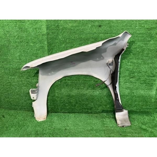 専用ページ イスト NCP65 ボンネット・フードパネル F LエディションHID 4WD 53301