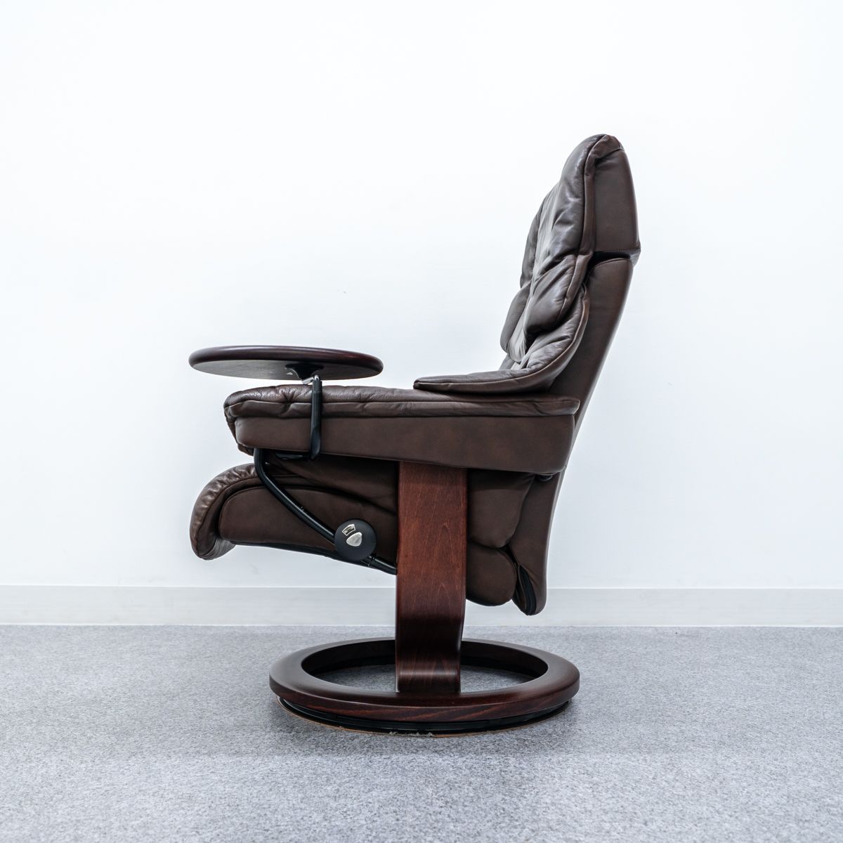 【2022年製】エコーネス レノ EKORNES RENO 本体 オットマン Products | Recliners | reno