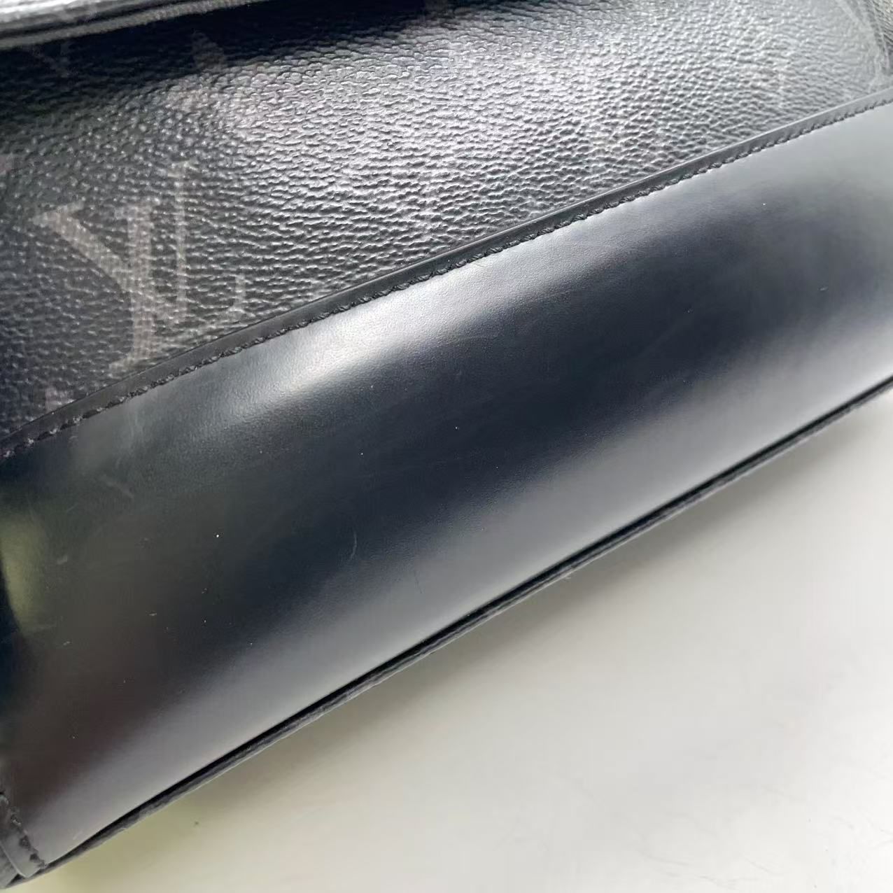 LOUIS VUITTON メッセンジャーヴォワヤージュPM モノグラム