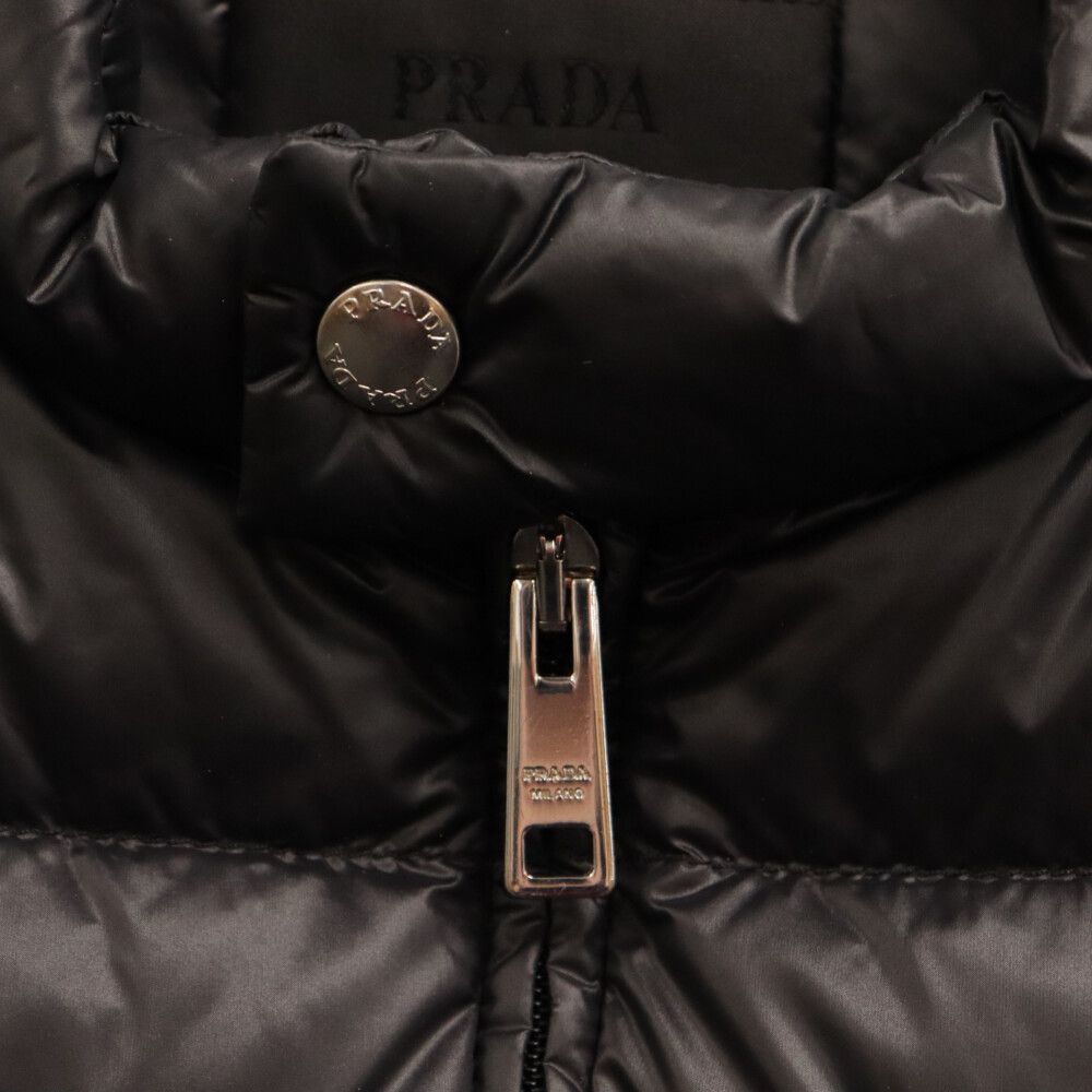 PRADA (プラダ) 20SS シルバーロゴプレート ナイロンダウンベスト