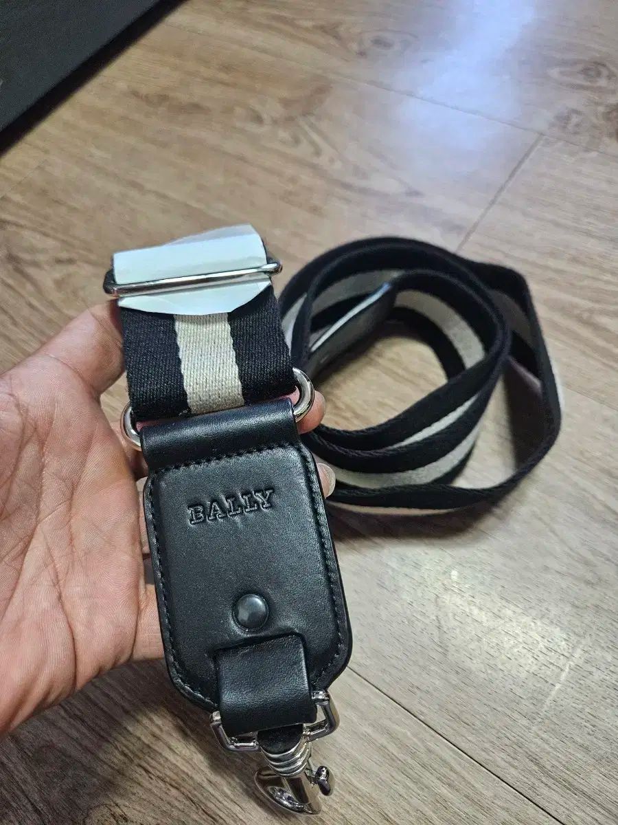 極美品✨ BALLY フラップ ショルダー バッグ A4  ストライプ ライン FREE STYLISTS ショルダーバッグ バッグ Y2K ベルトフラップ