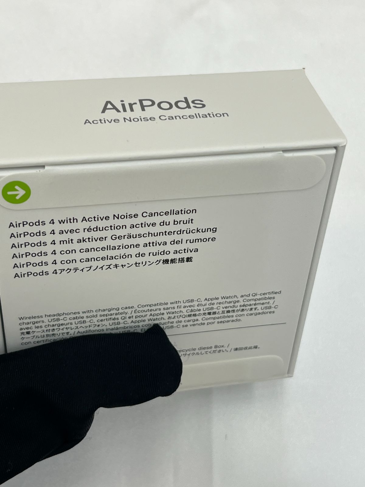 N【新品未開封】AirPods 4 アクティブノイズキャンセリング搭載 Apple
