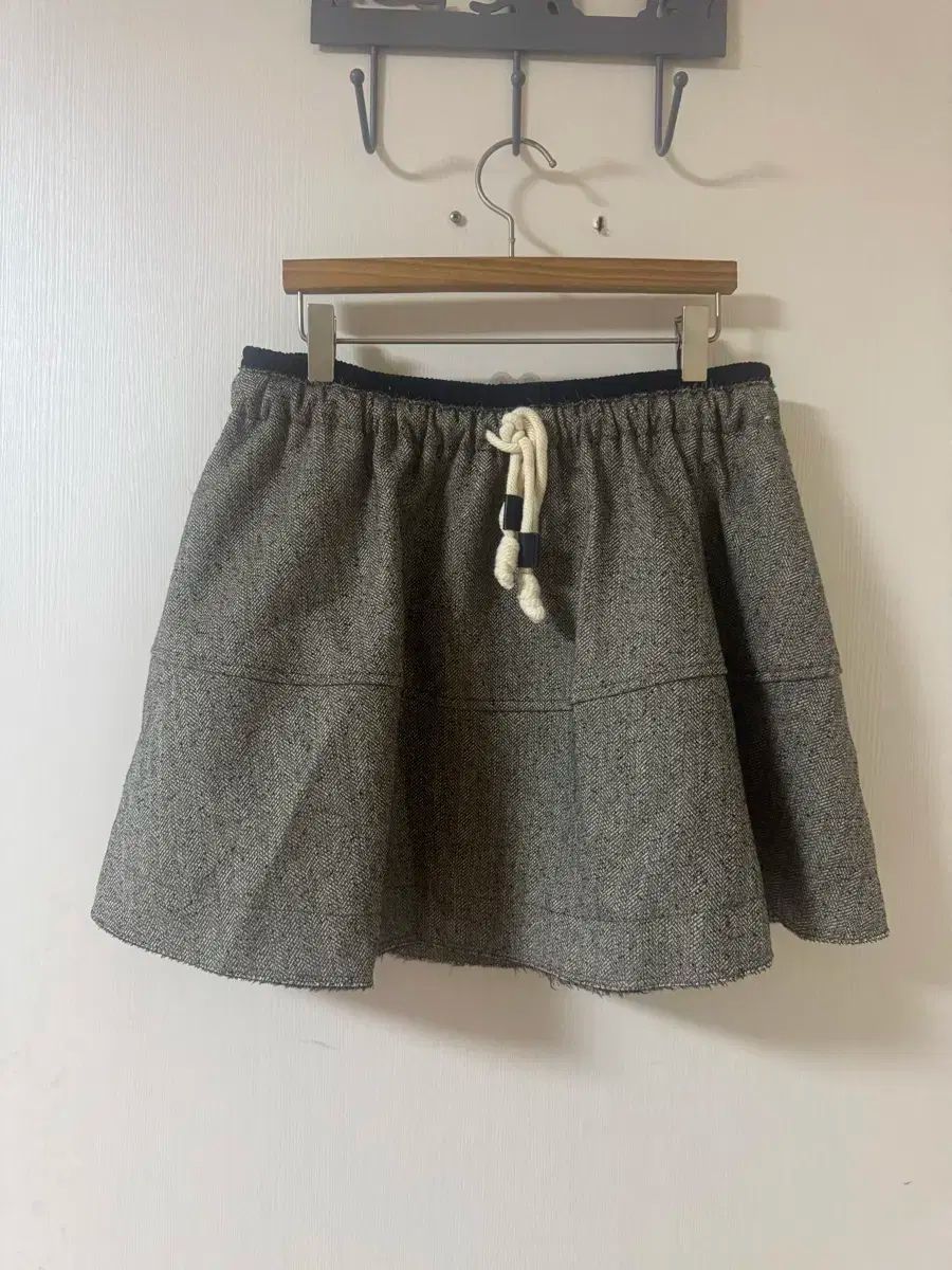 36 LUCKY CHOUETTE ラッキーシュエトゥ ヘリンボーン ミニ スカート