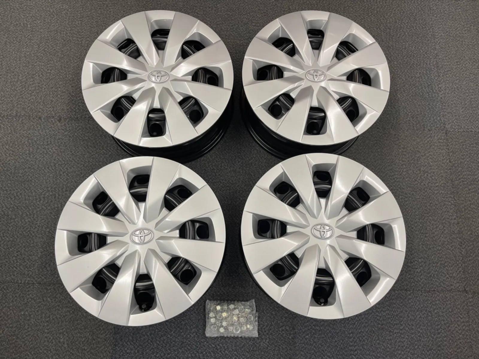 トヨタ純正15インチ 鉄ホイール ノーマルタイヤ付き185/60R15 楽天市場】トヨタ純正 15インチ ホイールの通販