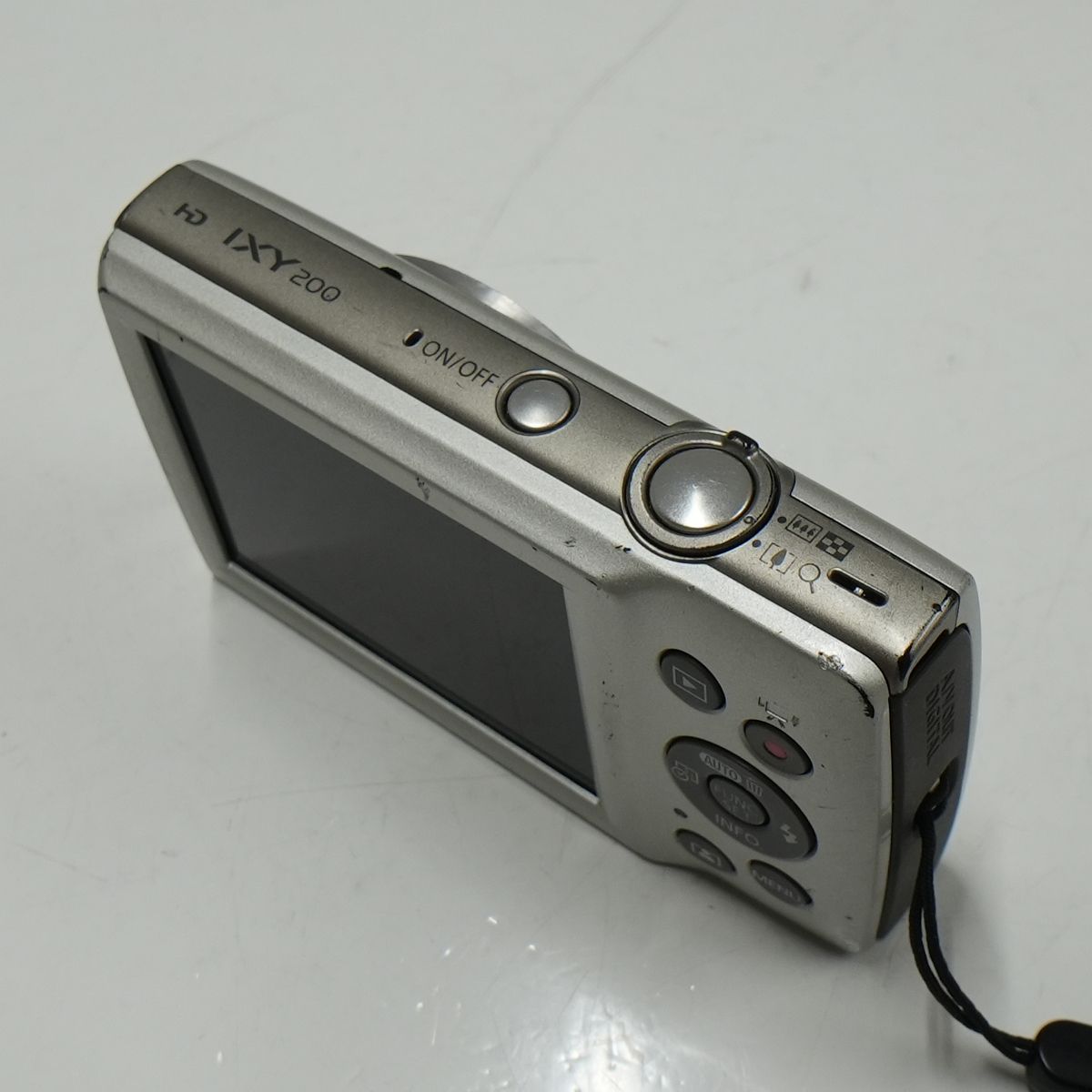 Canon IXY 200 USED品 デジタルカメラ 本体＋バッテリー 光学8倍ズーム