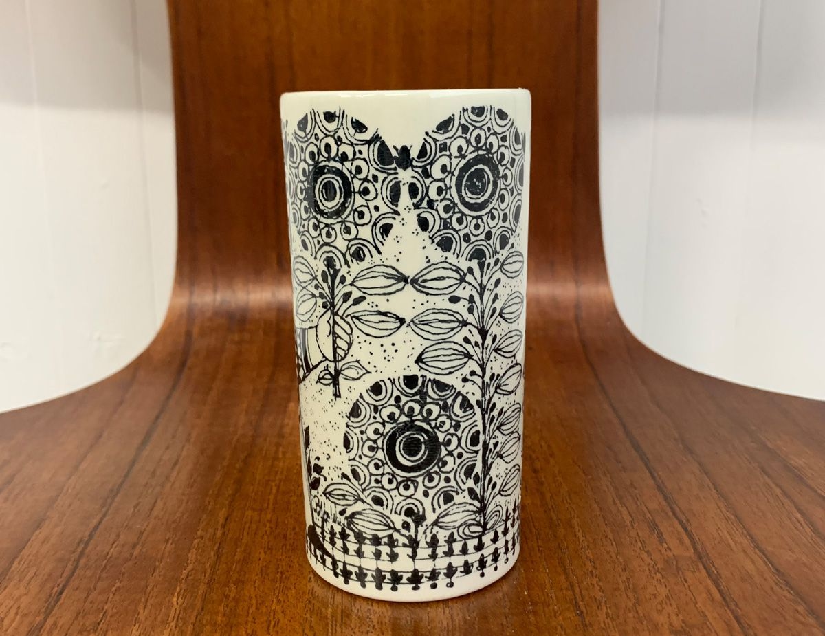 ビヨンヴィンブラッド ニモール窯のレアなビンテージ黒デュエット柄の