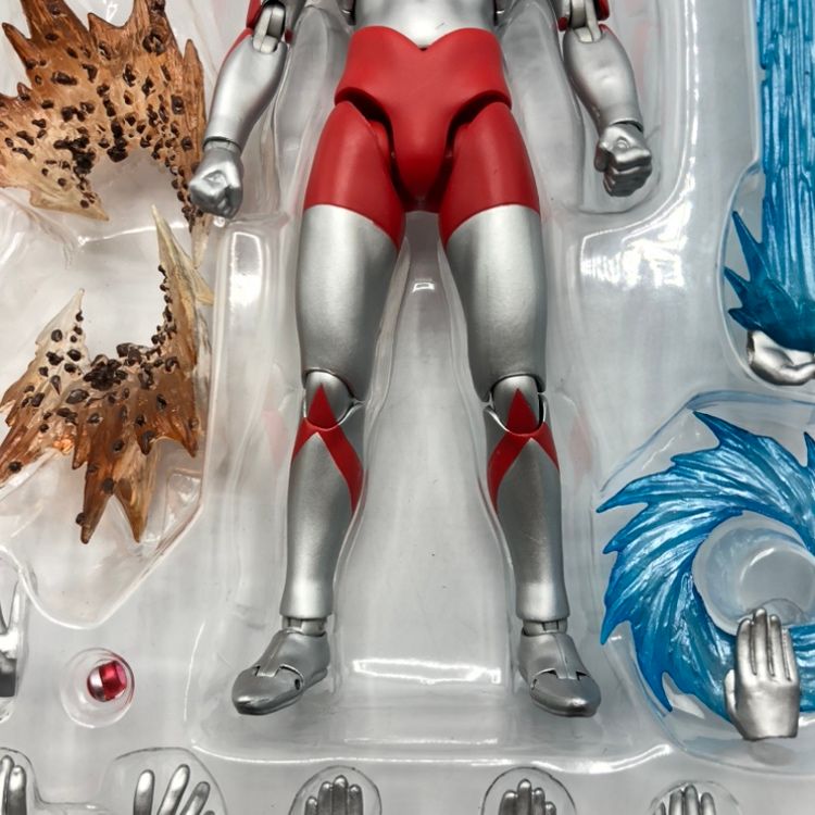 【中古】バンダイ　ULTRA-ACT ウルトラマン(2012)　開封品　キズ有[70][240070153334] 中古】バンダイ ULTRA-ACT ウルトラマン(2012) 開封品 キズ有[70