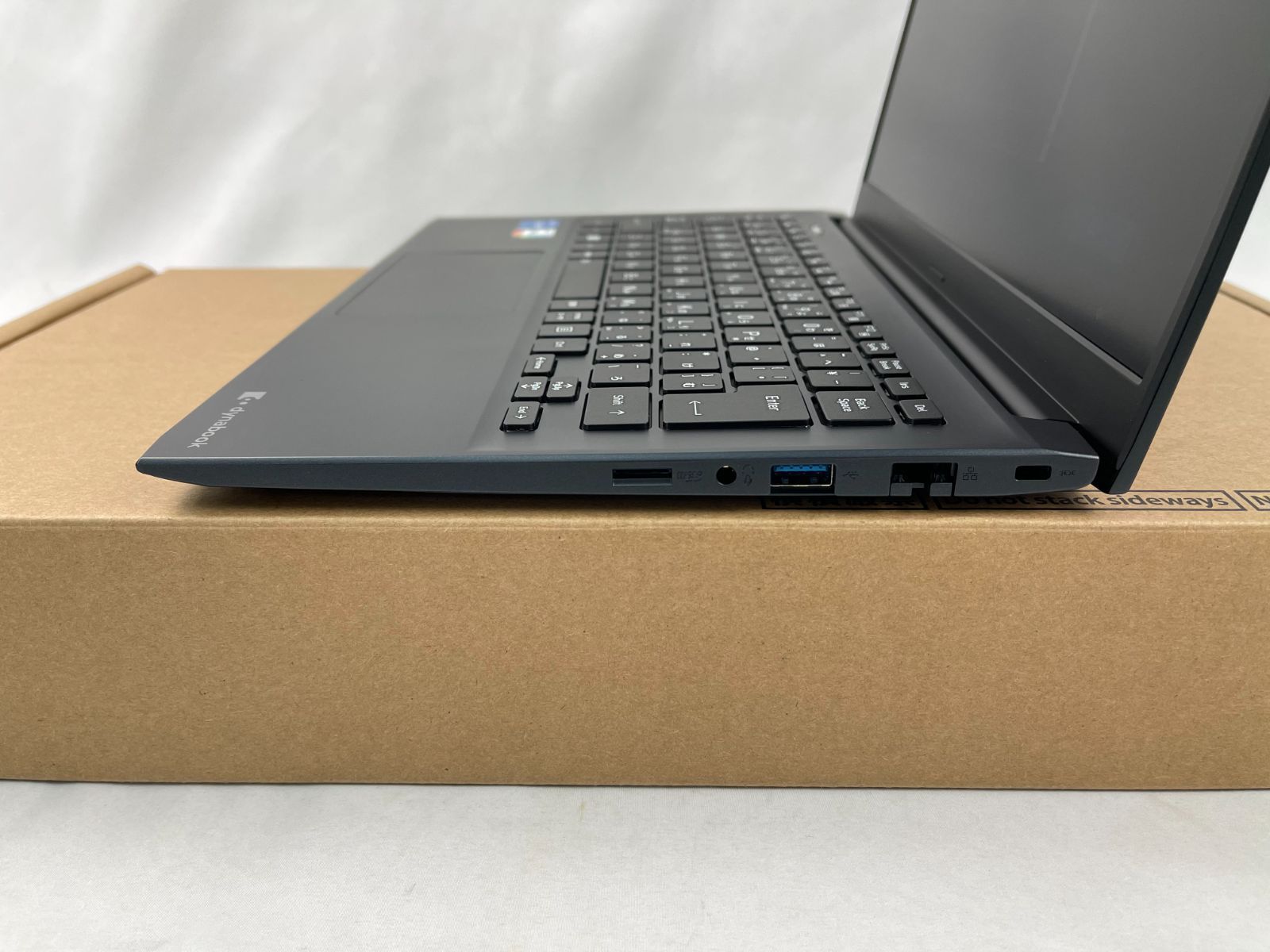 13.3型FHD
