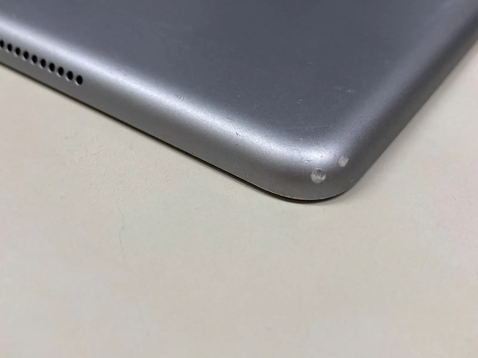 送料無料 バッテリー84％ iPad (第5世代) Wi-Fi 32GB 人気 スペースグレイ