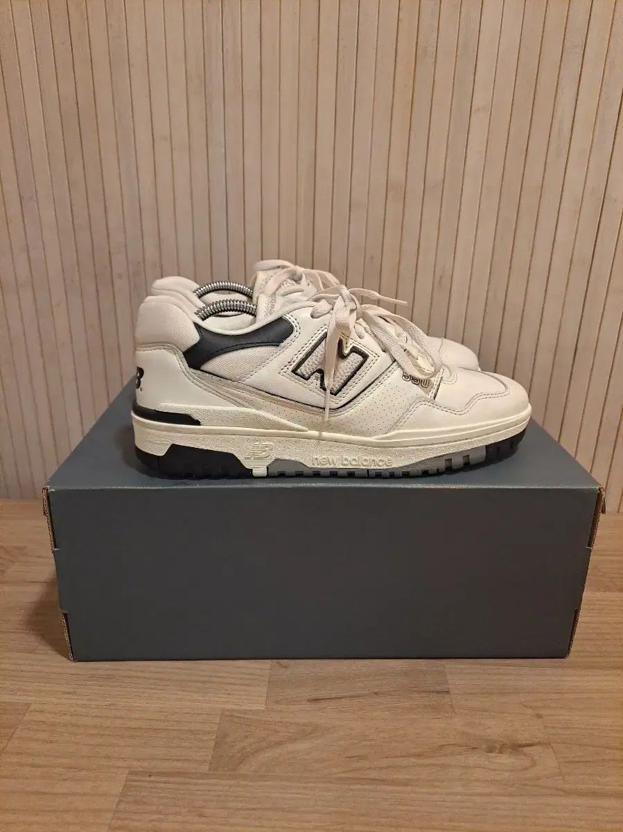 ニューバランス 550 白 黒 スニーカー 25.5cm 状態