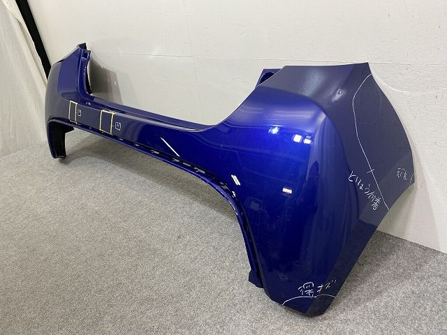 高品質，お買い得 トヨタ　ヤリス　HV　MXPA10/MXPA15　純正　フロント　バンパー　