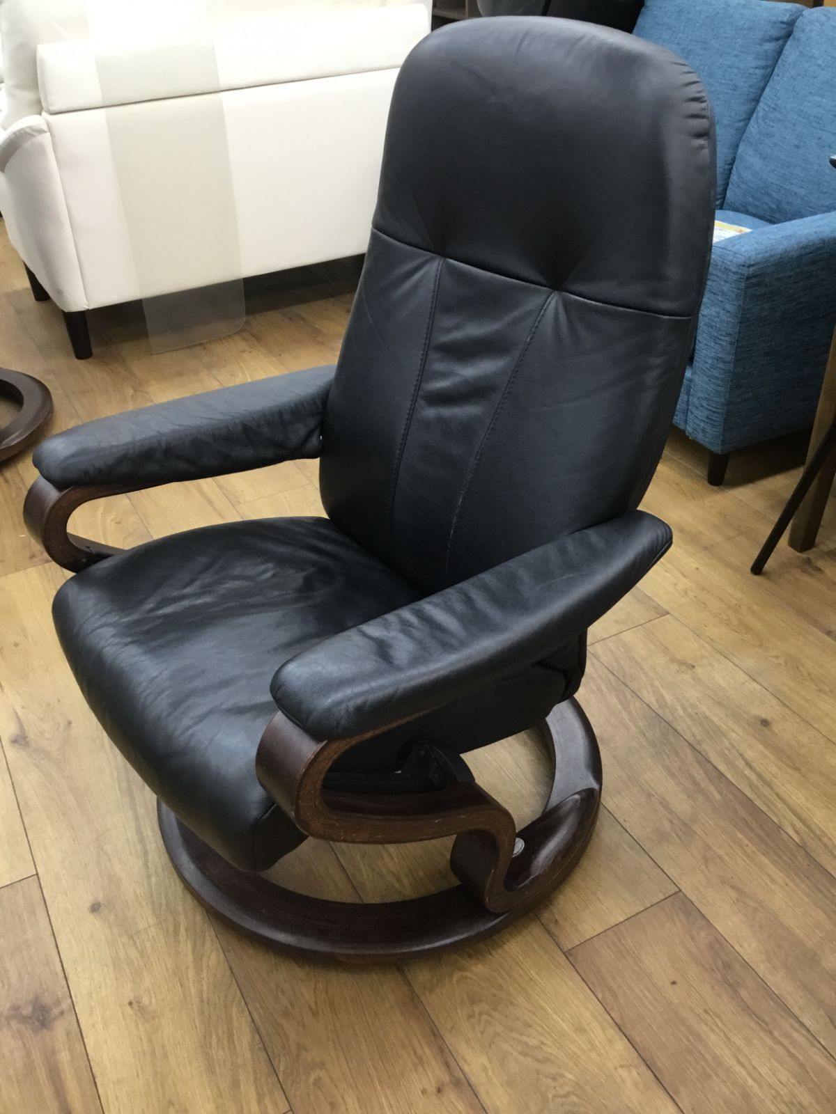 ヒモラ製 リクライニングチェア エキスパート藤沢辻堂店