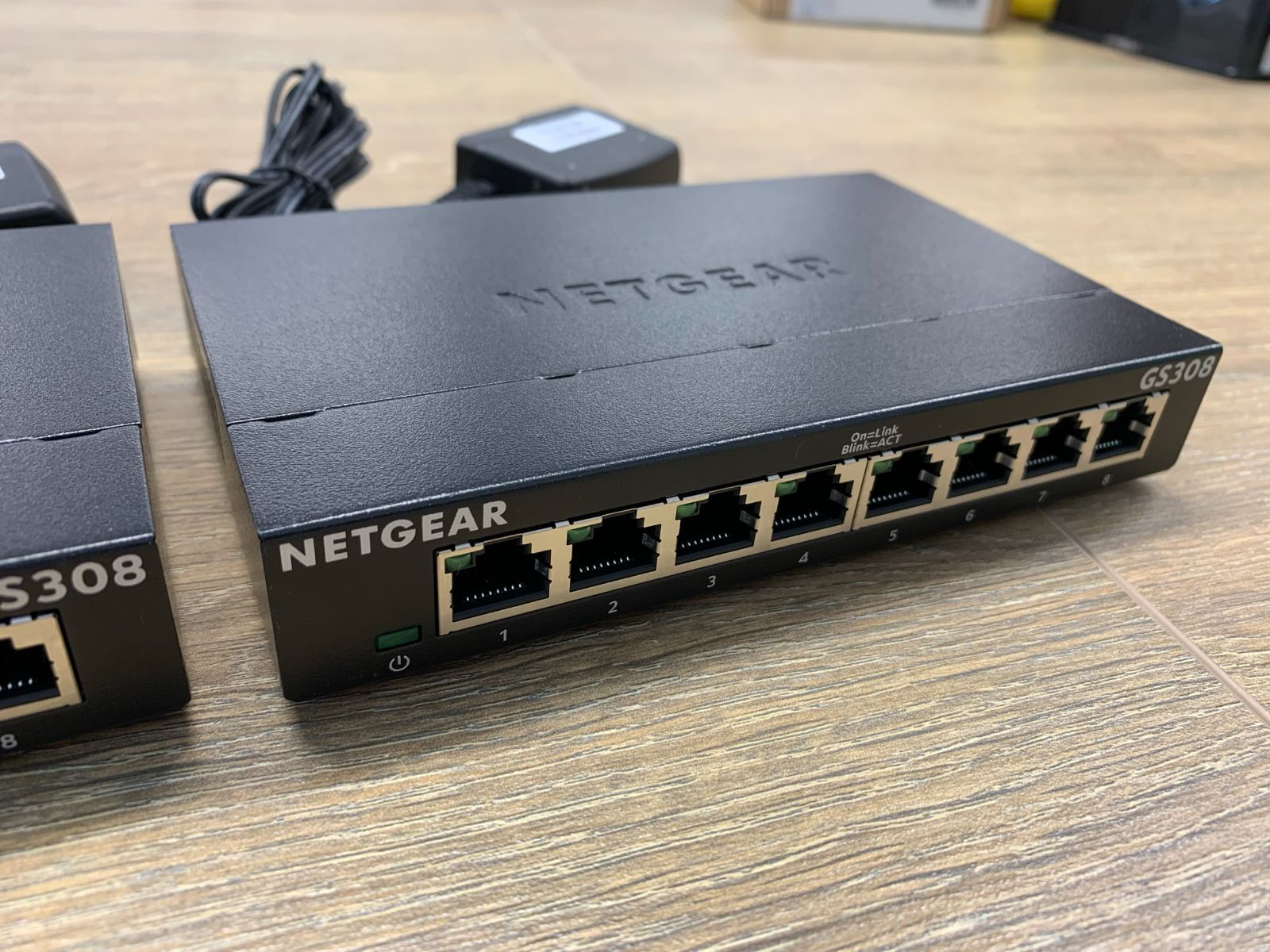 【2点セット割引】ネットギア NETGEAR 卓上型コンパクト アンマネージスイッチングハブ GS308 ギガビット 8ポート