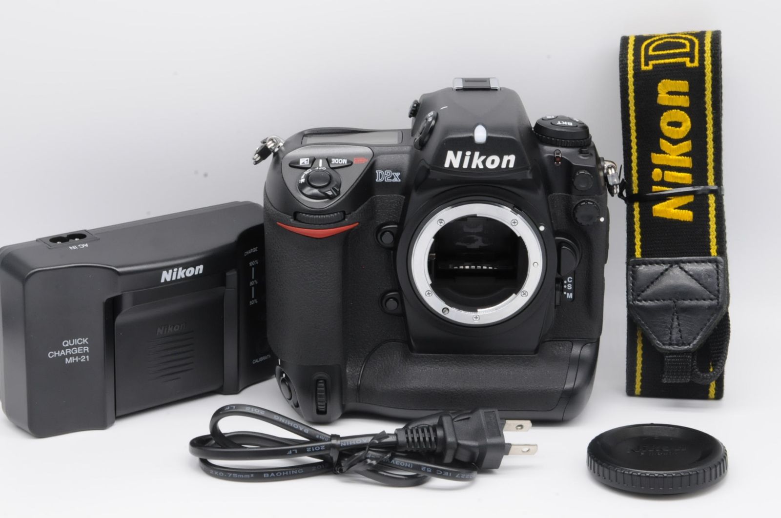 Nikon D2X BODY (1240万画素) - メルカリ