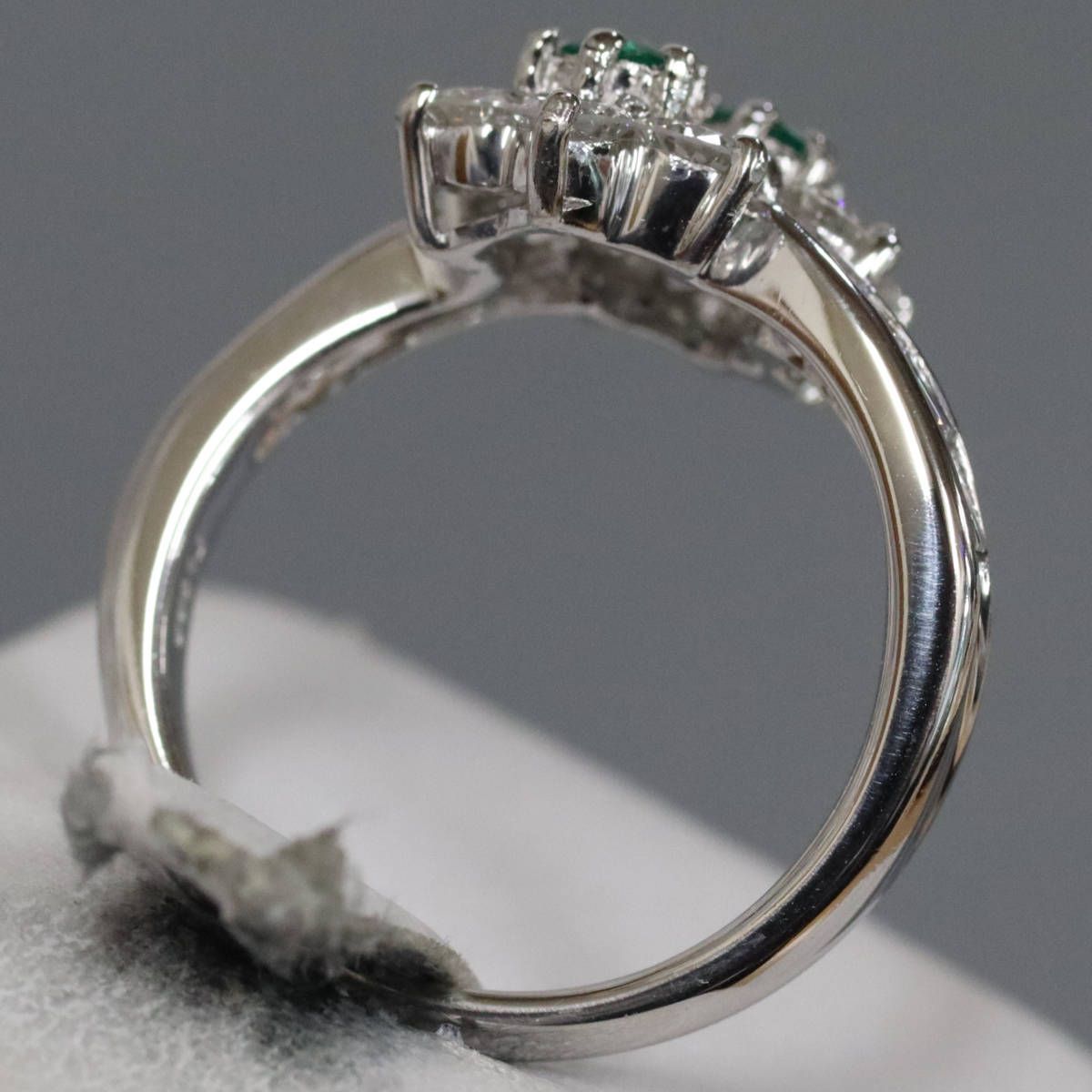 Pt900ダイヤモンドエメラルドリング D1.17 E0.18 6.6g #12 - メルカリ 