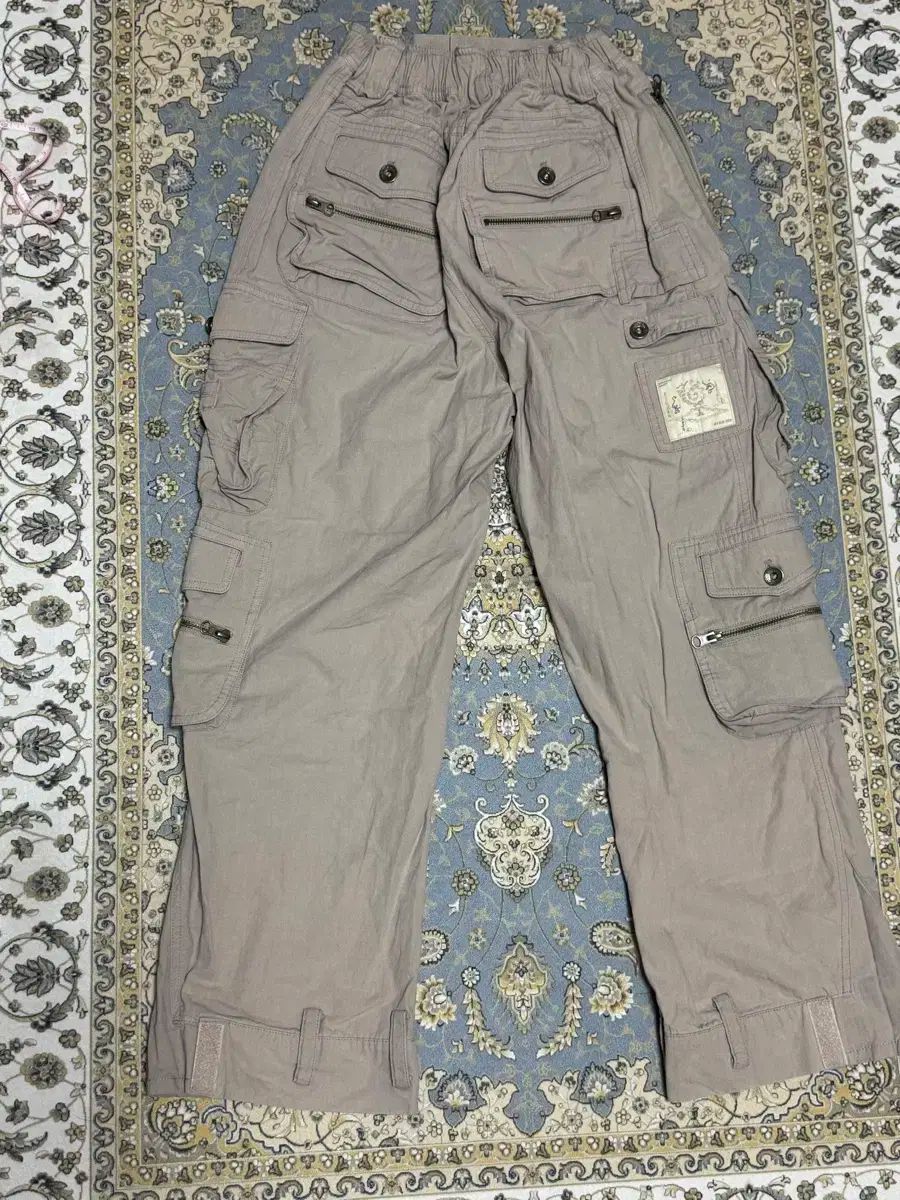 hyein seo ヘインソ ベージュ カーゴパンツ ジッパーポケット付き