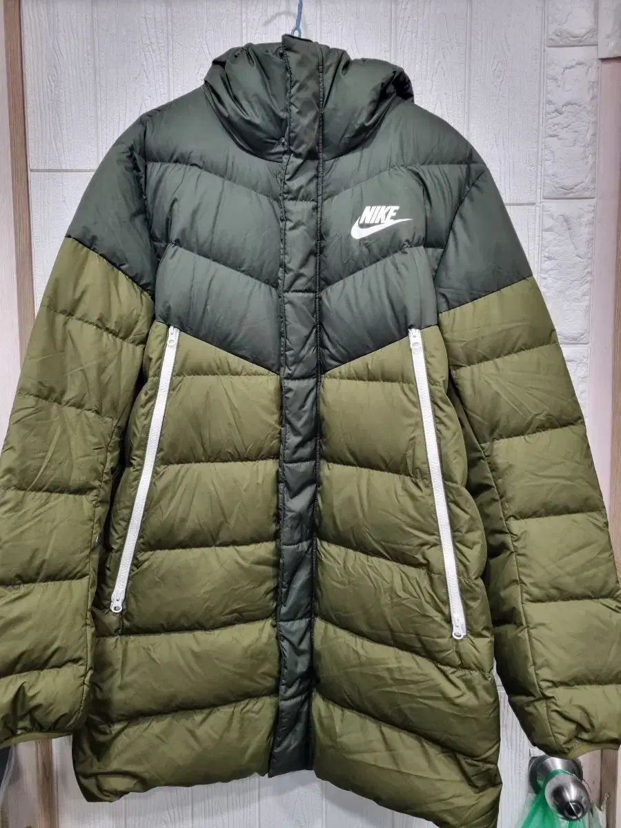 【雷市場（ポンジャン）商品韓国直送】 Nike(ナイキ） ロング丈ダウンパーカー サイズ M