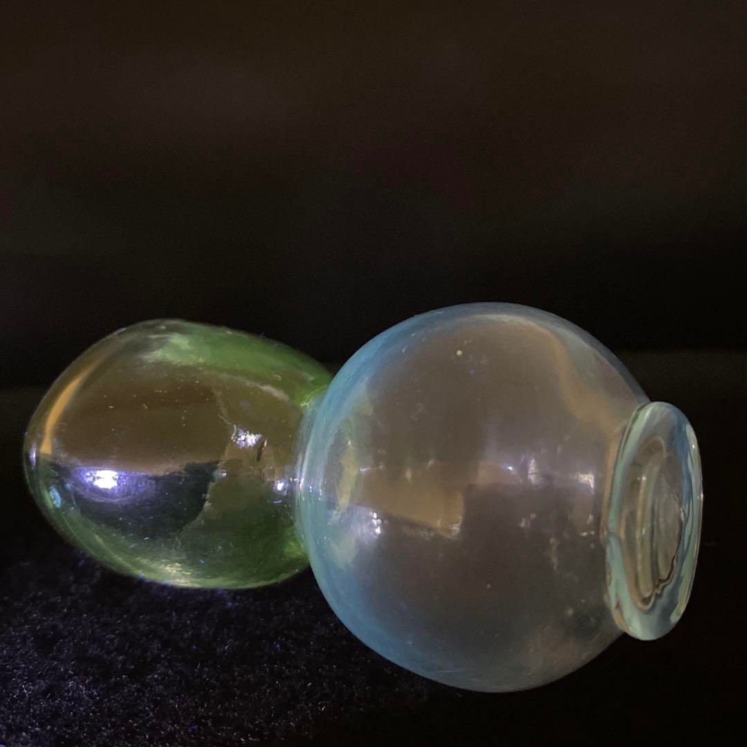 明治期　ウランガラス　小瓶　高さ6.4㎝　東な6-1118① 明治期 ウランガラス 小瓶 高さ6.4㎝ 東な6-1118① - メルカリ