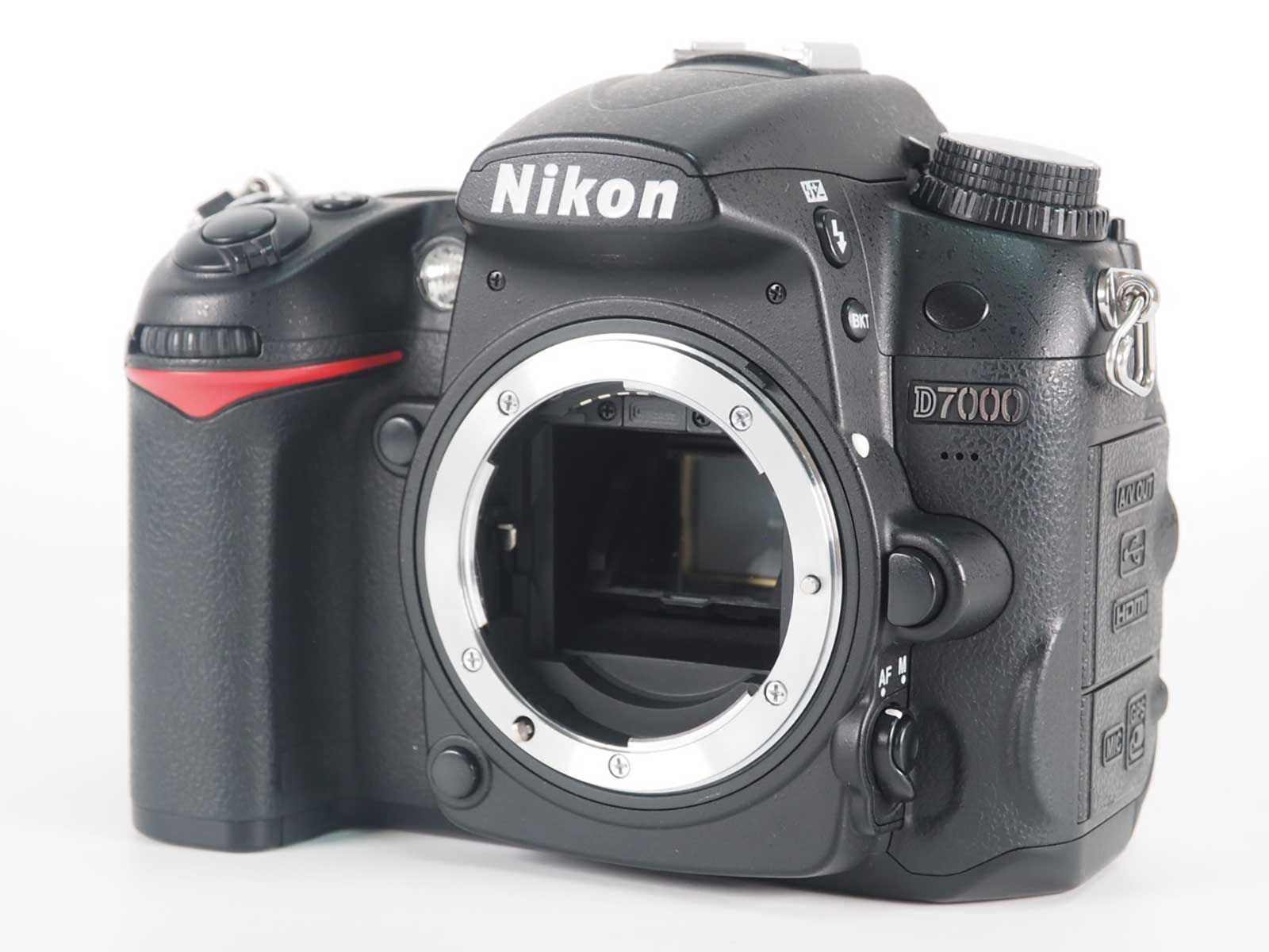 ニコン Nikon D7000 16.2MP Digital SLR Camera Body [新品同様