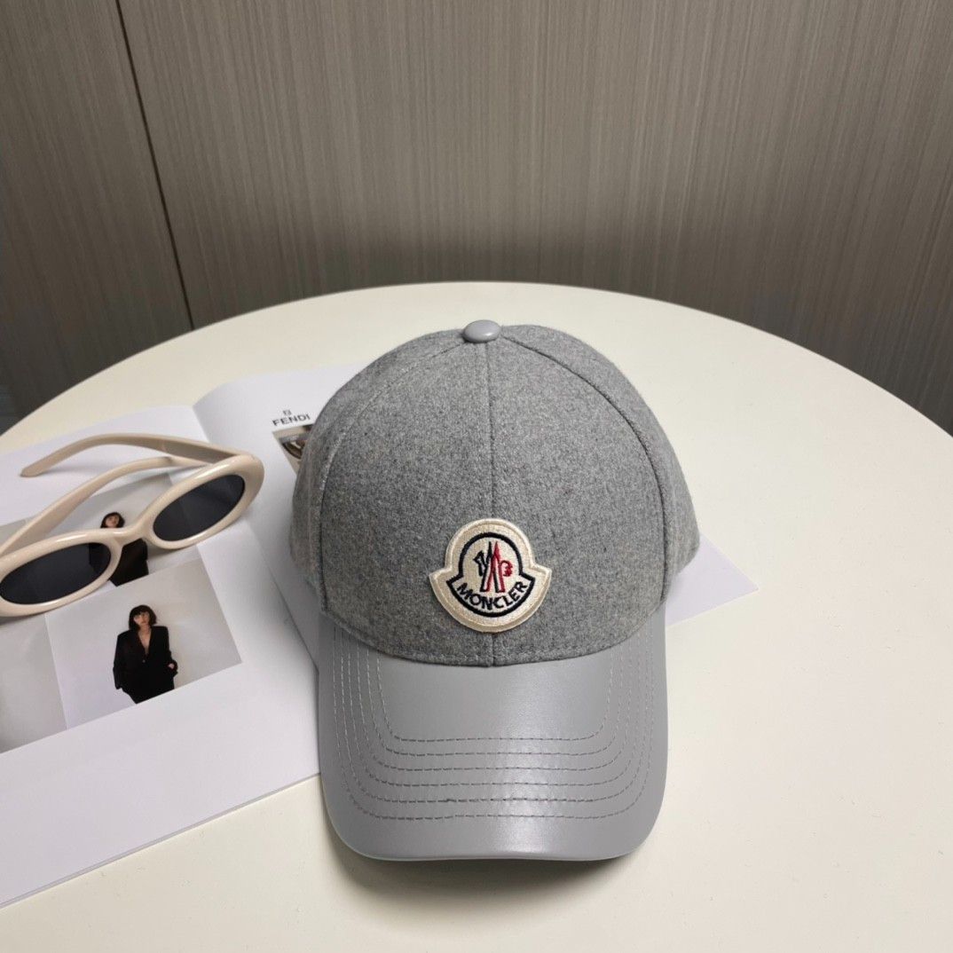 MONCLER グレー