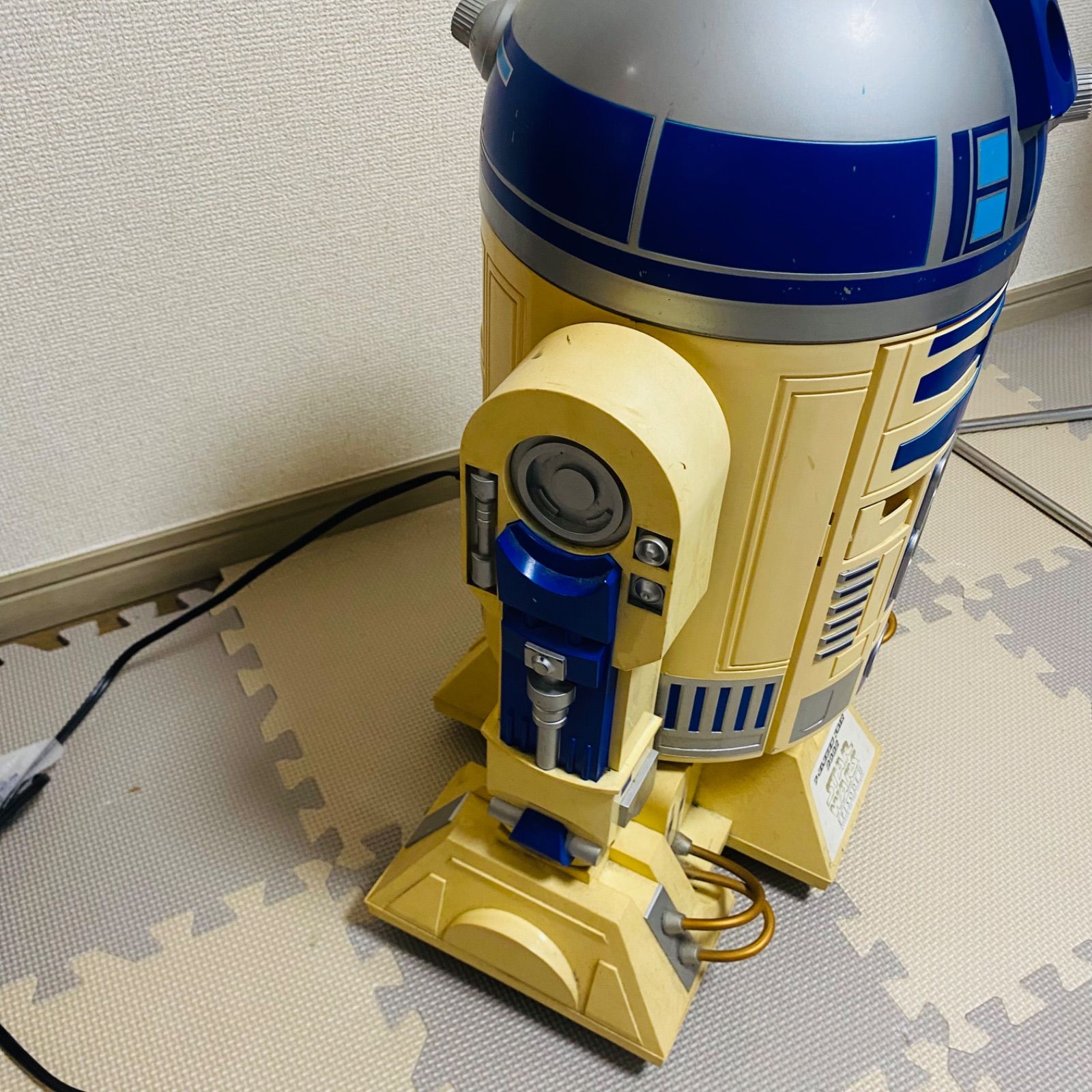 STAR WARS R2-D2型温冷蔵庫 セブンイレブンフェア2002限定 STAR WARS R2-D2型温冷蔵庫 セブンイレブンフェア2002限定