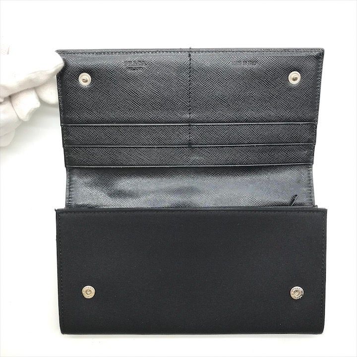 美品　PRADA ブラック　ナイロン　長財布　三角プレート　ロゴ入り t16859g.jpg