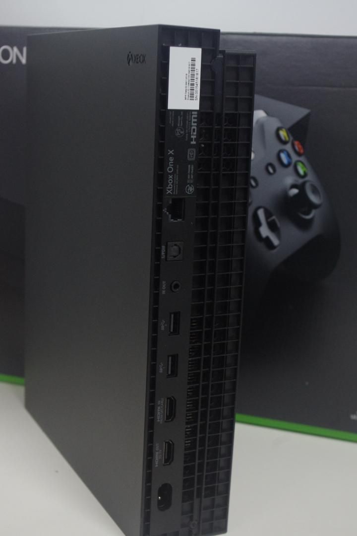 美品】4K対応！ Xbox One X 1TB / CYV-00062 - メルカリ