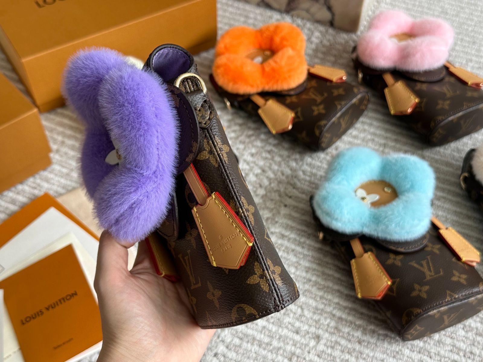 ヴィヴィアン スマホバッグ