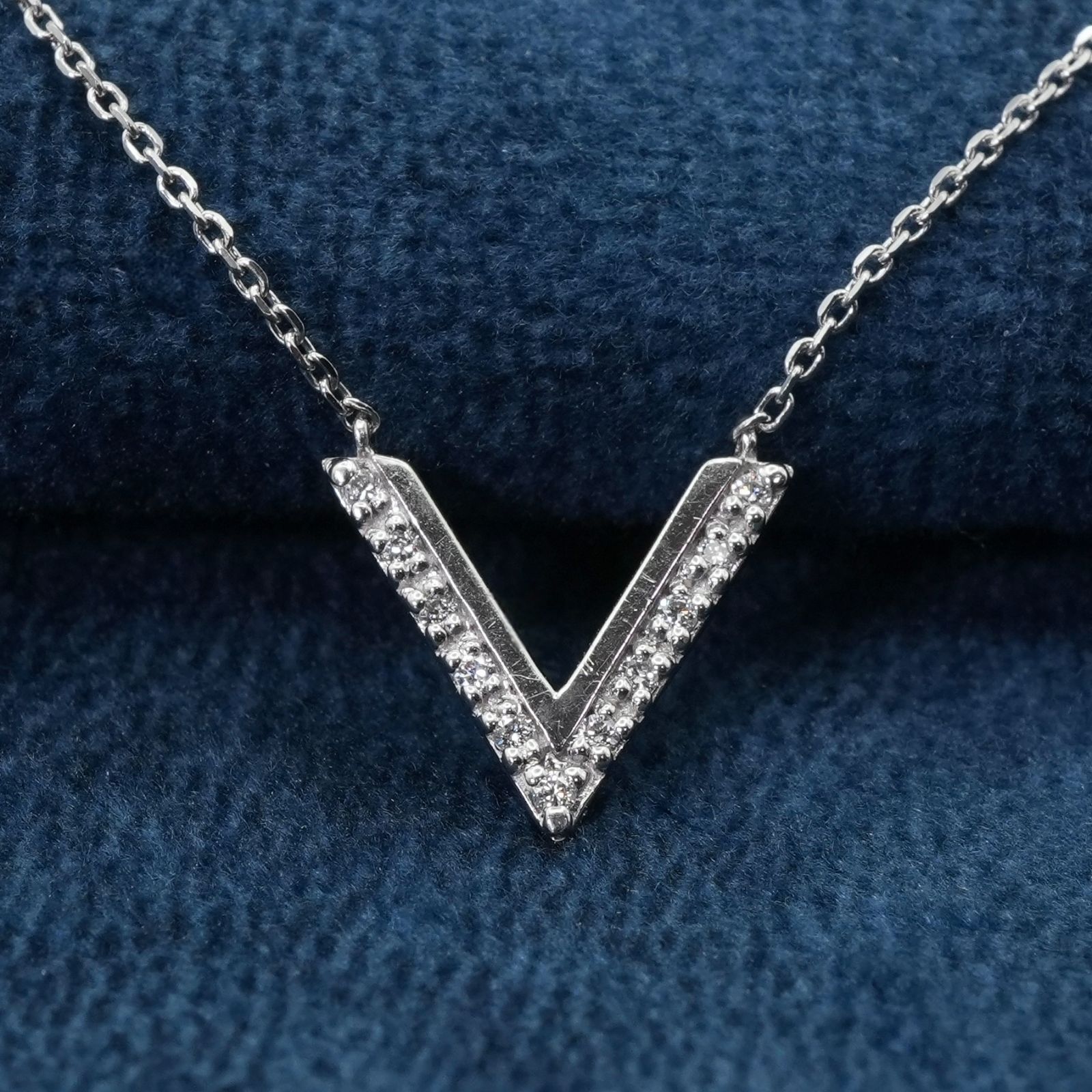 ヴァンドーム青山 プラチナ Vライン ネックレス ダイヤモンド◎/25