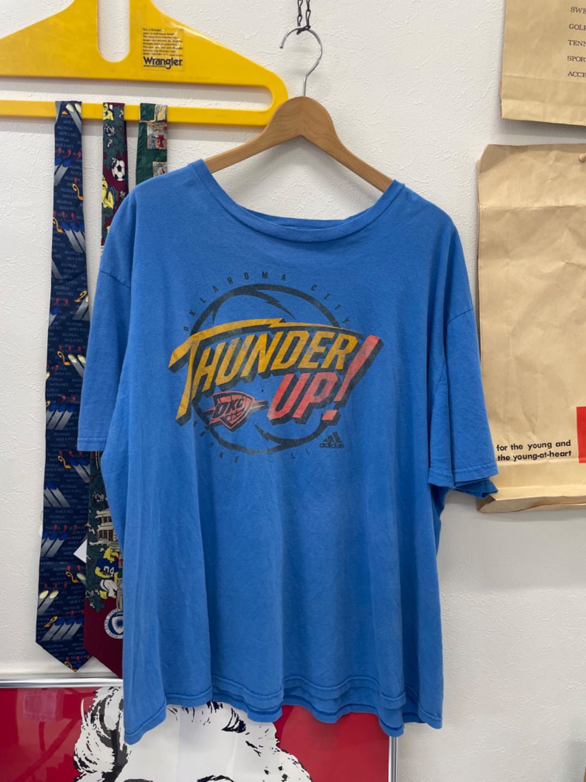 adidas アディダス／NBA OKLAHOMA CITY THUNDER ロゴ プリン Tシャツ