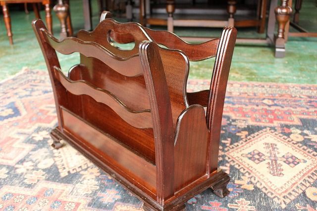☆在庫一掃セール☆ イギリスアンティーク家具 マガジンラック