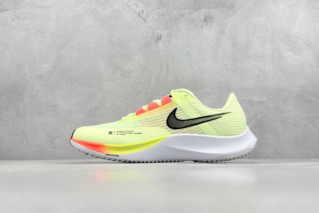 新品 NIKE AIR Zoom RIVAL Fly 3. スニーカー メンズ 並行輸入品