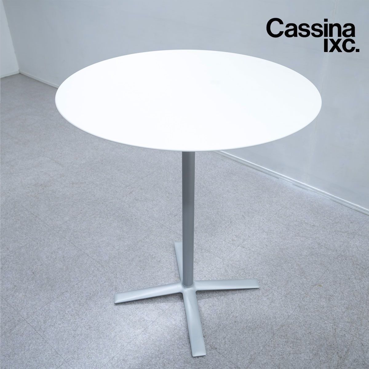 【中古品】Cassina ixc. カッシーナイクスシー FLOW フロー ハイ テーブル ラウンド シルバー ホワイト Ru0026D 定価16万