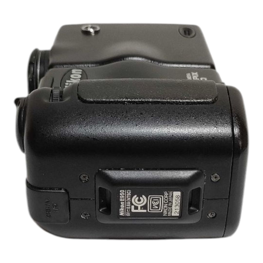 コレクター向け　NikonニコンCOOLPIX 950 極美品　ほぼ完品 Nikon Coolpix 950 - Wikipedia