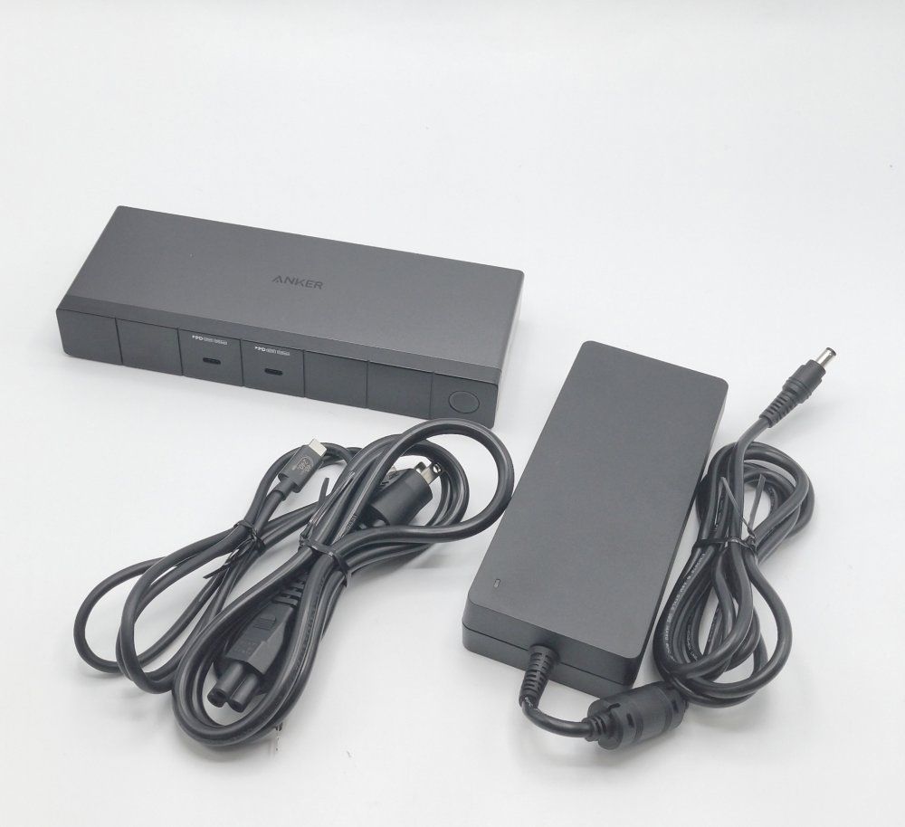 Anker 568 USB-C ドッキングステーション 11-in-1 USB4 トリプルディスプレイ ディスプレイポート