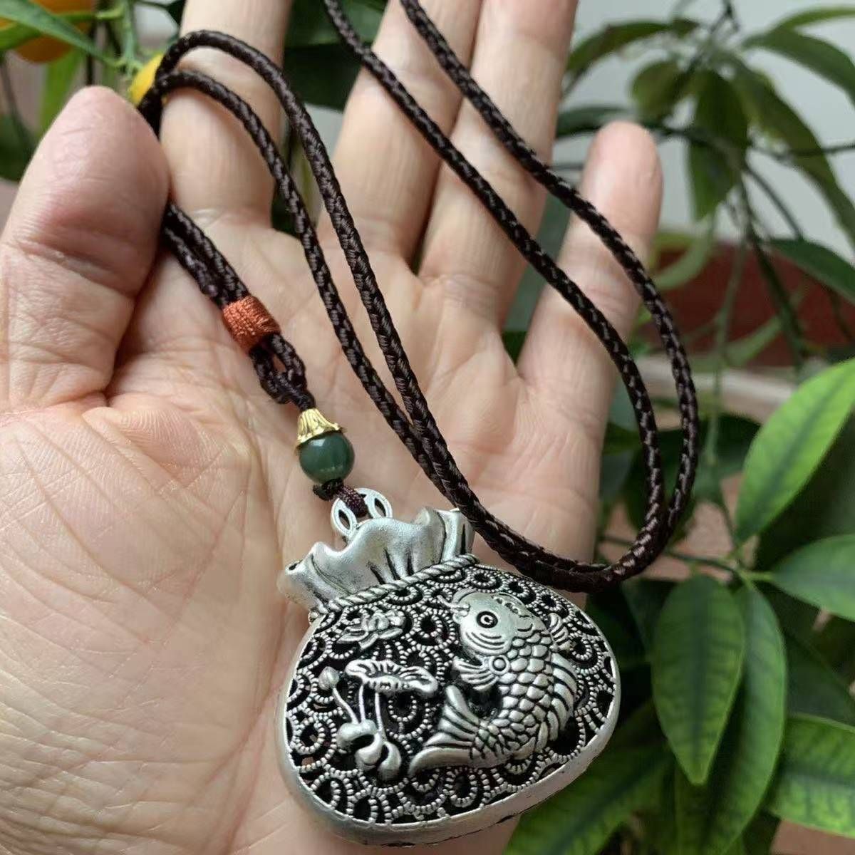 中国古美術・旧蔵御蔵・高冰白玉ブレスレット・天然石・古い刺繍盒付き・置物・裝飾品 旧家収蔵 中国古玩 饰品 置物 - メルカリ