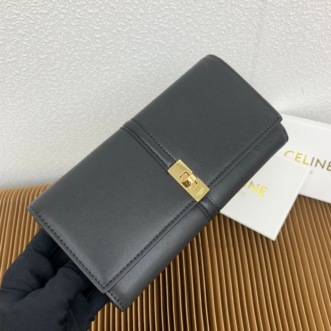 新品未使用 CELINE セリーヌ スモールトリフォールドウォレット セーズ タン 長財布【656497】 - メルカリ