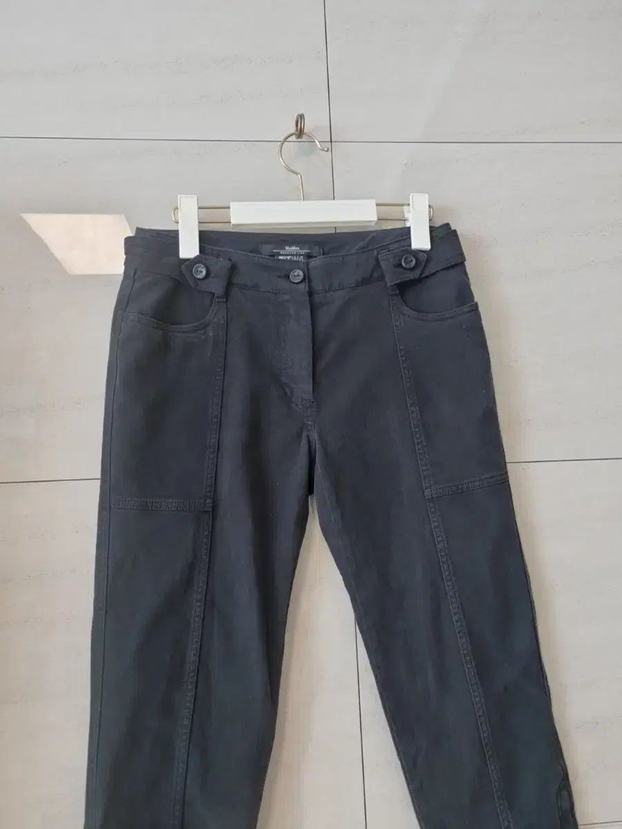 MAX MARA マックスマーラ 週末 W4 クロップフィット 黒 パンツ