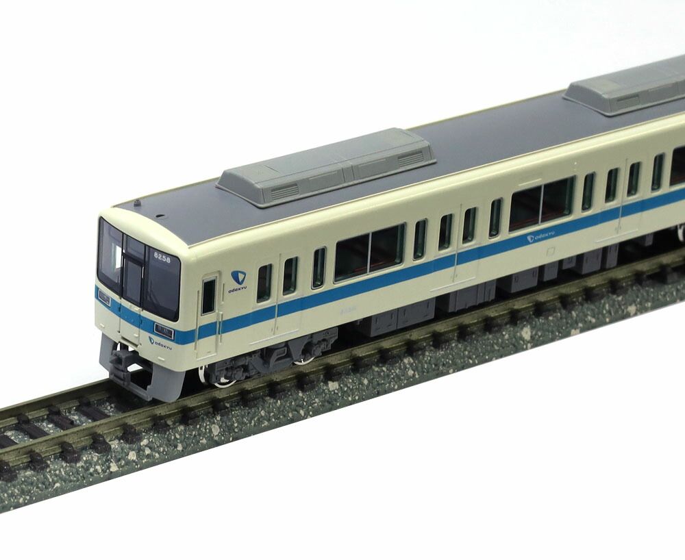 Nゲージ　小田急8000形(更新車　白ライト)6両編成(動力付き)4両編成 小田急8000形（更新車 白ライト）基本6両編成セット（動力付き