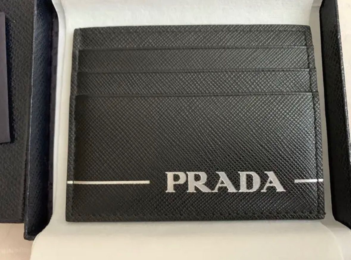 PRADA パスケース カードケース ギャランティカード付き名刺入れ/定期 