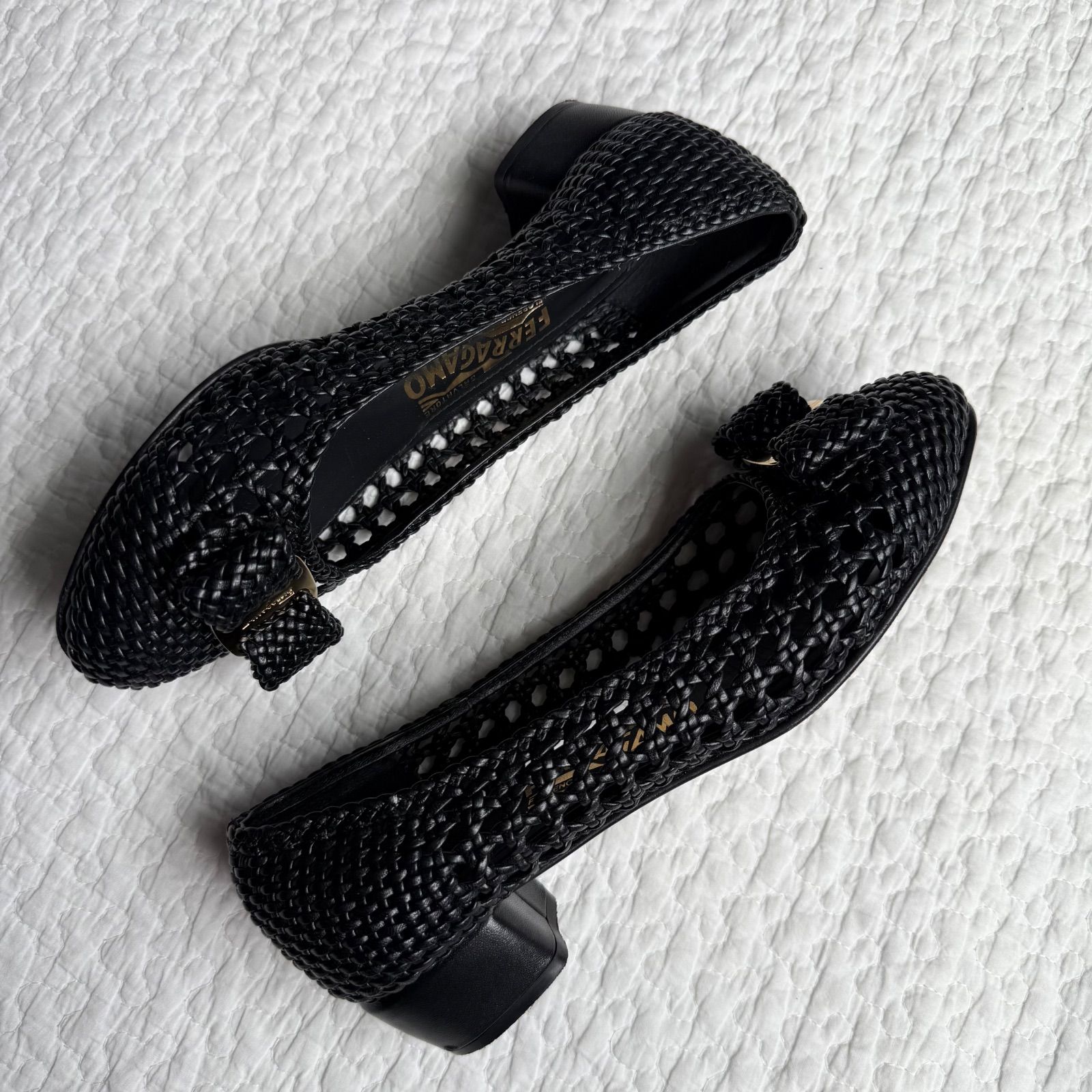 美品✨サルヴァトーレフェラガモ 4 ヴァラリボン ゴールド金具 パンプス 極美品 SalvatoreFerragamo サルヴァトーレフェラガモ ヴァラ