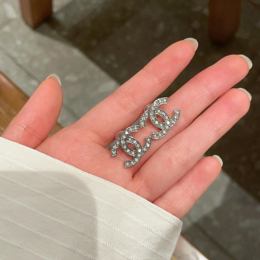 今日特価】CHANEL シャネル 中古 ダブル C イヤリング 今日特価】CHANEL シャネル 中古 ダブル C イヤリング